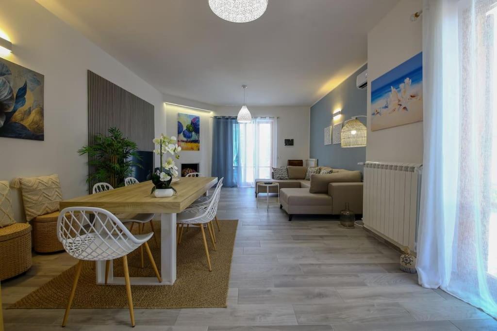 Villa Vera, Accesso Al Mare, Vista Castello, Ac Brindisi Extérieur photo